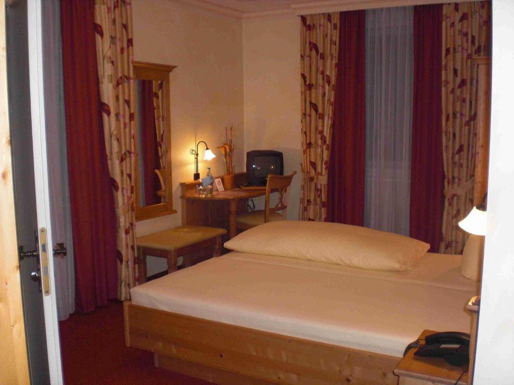Hotel-Restaurant Schieble Kenzingen Habitación foto